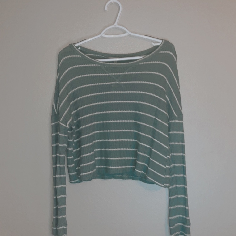 Long sleeve crop sweater